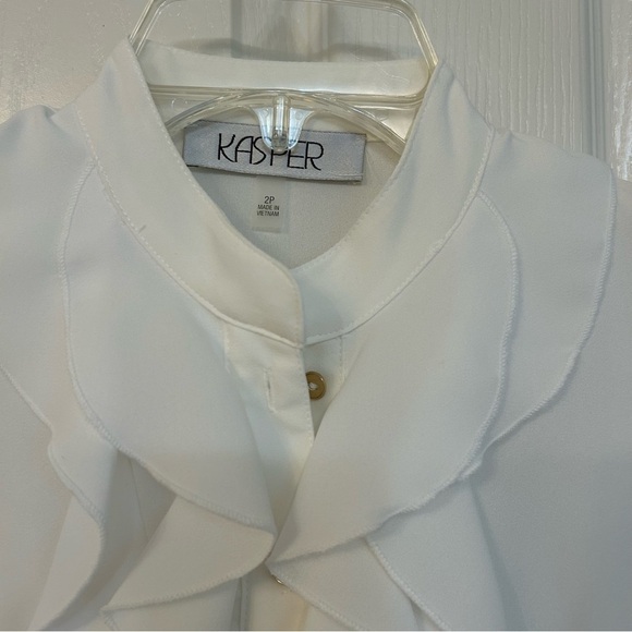 Kasper Women's Sleeveless Button-Front Ruffle Blouse in White Size 2P - Picture 7 of 10